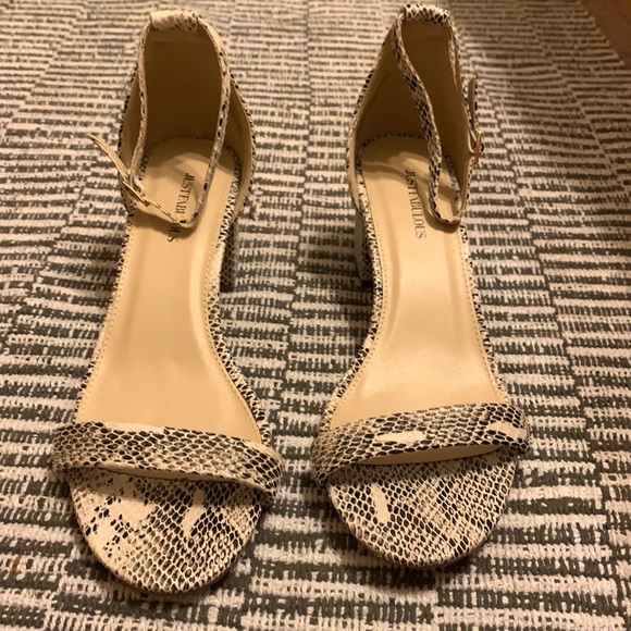 Just fabulous snake print chunk heel - Picture 1 of 5